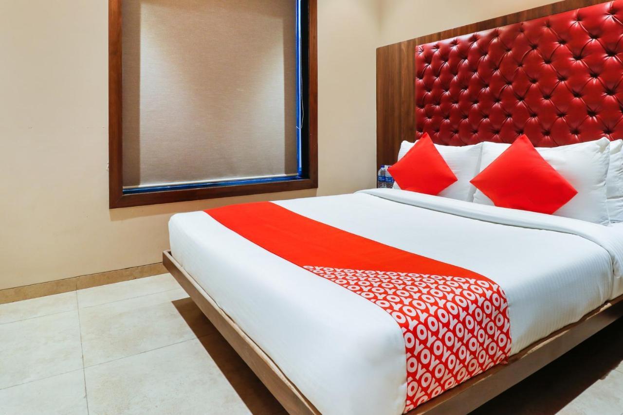 Oyo 70475 Hotel Sea Breeze Mumbai Ngoại thất bức ảnh